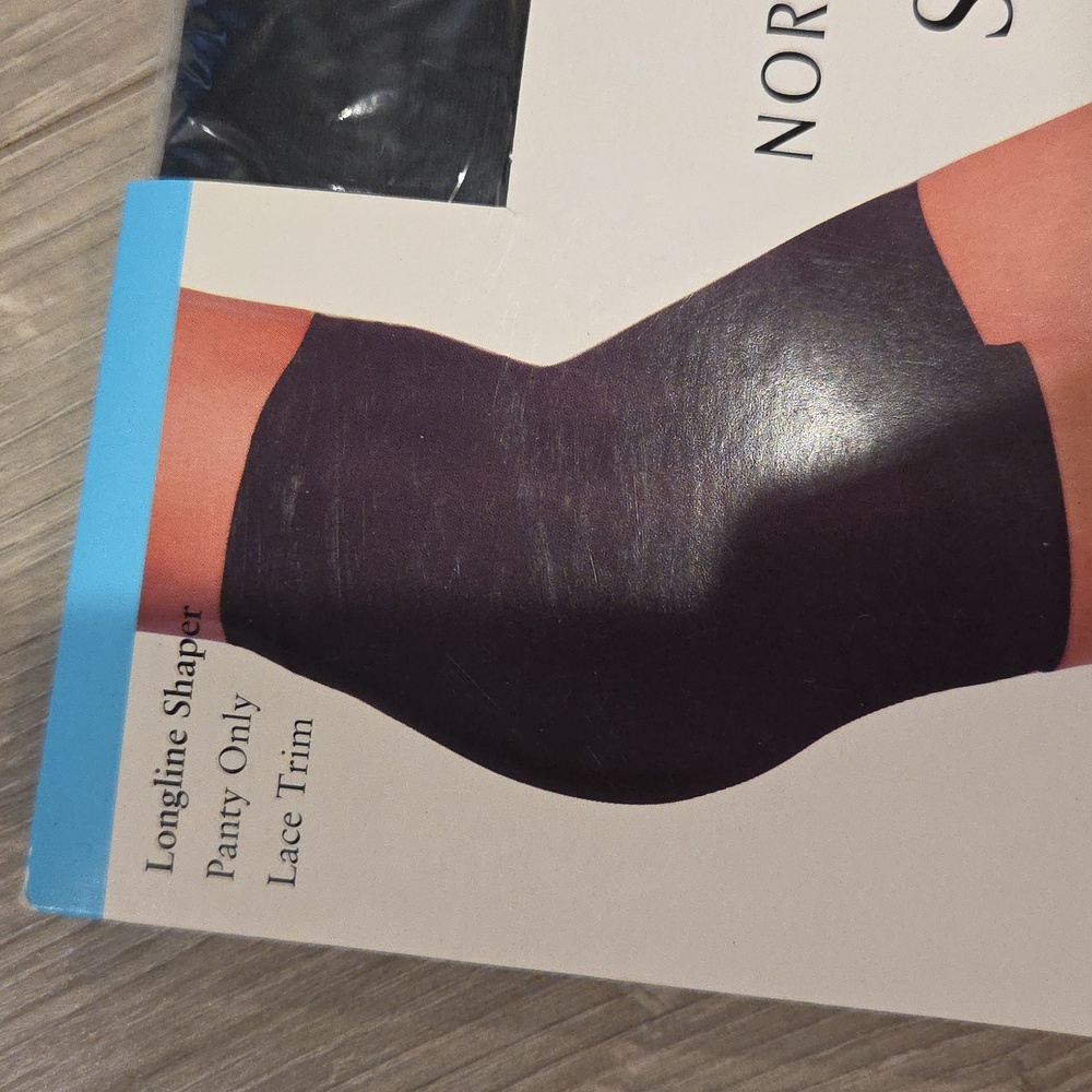 NWT Nordstrom Rack Shaper - Picture 2 of 3